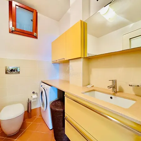Apartamento Little Venezia - Relax In Piscina Fronte *