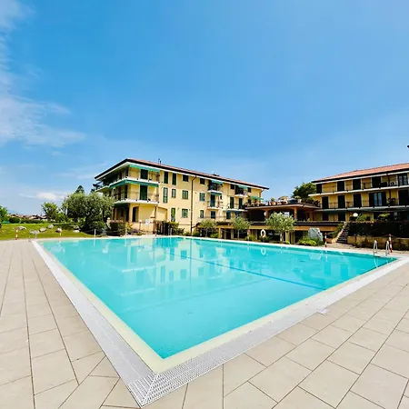 Apartamento Little Venezia - Relax In Piscina Fronte Sirmione